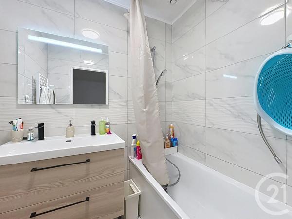Maison à vendre  5 pièces - 86,99 m 2   COMBS LA VILLE  - 77