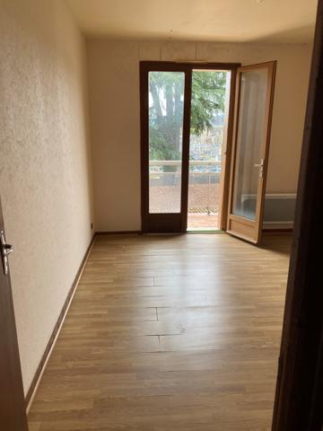 Appartement au 2ème étage à rafraichir