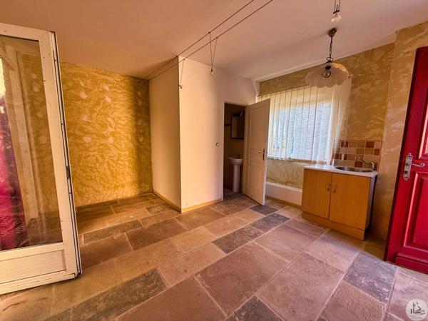 Maison avec pigeonnier et piscine