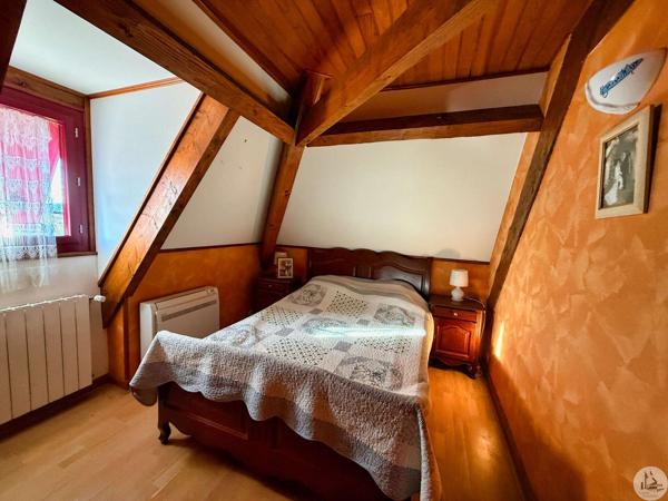 Maison avec pigeonnier et piscine