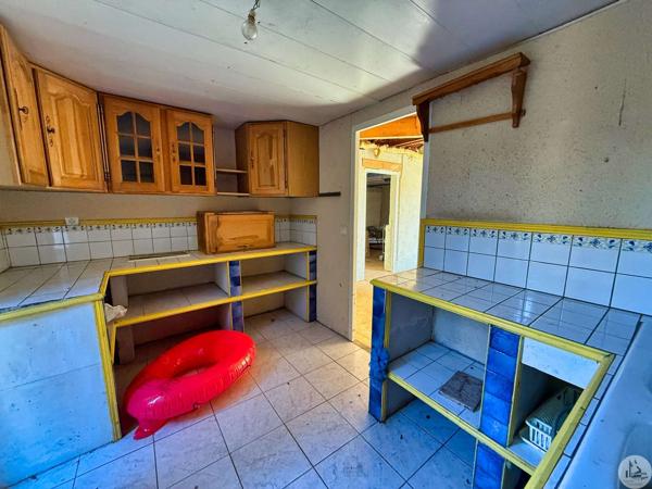 Maison avec pigeonnier et piscine