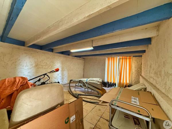 Maison avec pigeonnier et piscine