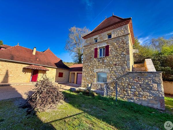 Maison avec pigeonnier et piscine