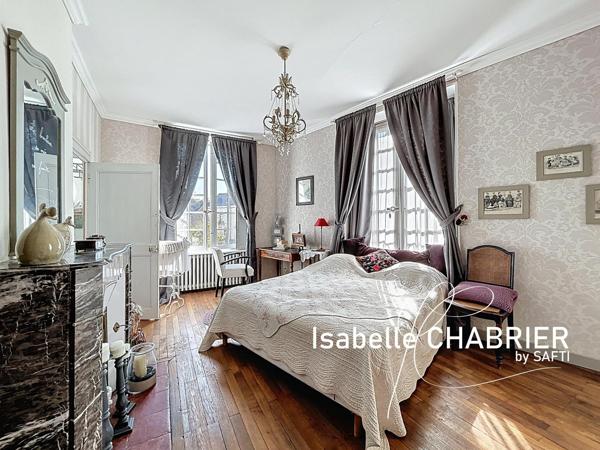 ÉLÉGANTE MAISON DE MAÎTRE ENTIÈREMENT RÉNOVÉE – JARDIN PAYSAGER