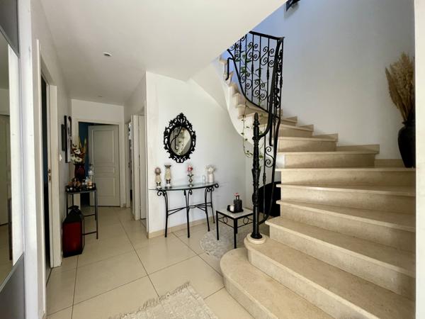 Maison 6 pièces - 172 m² Exclusivité efficity