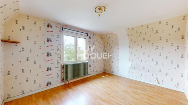 Maison familiale - 4 chambres - Bureaux - Sous-sol complet - Jardin - Pontorson