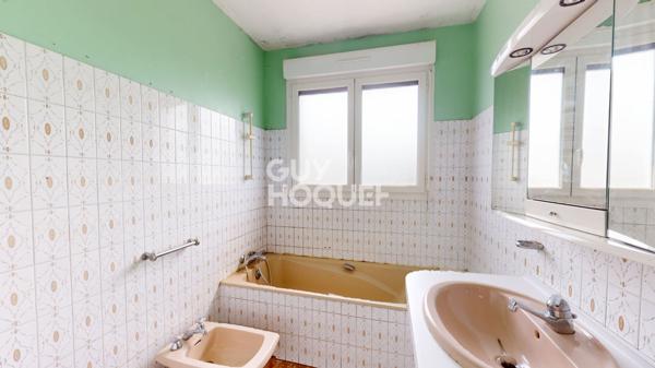 Maison familiale - 4 chambres - Bureaux - Sous-sol complet - Jardin - Pontorson