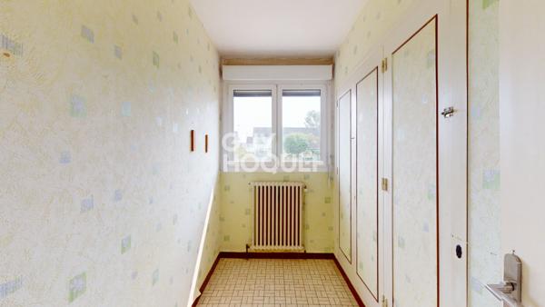 Maison familiale - 4 chambres - Bureaux - Sous-sol complet - Jardin - Pontorson