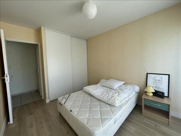 Appartement à louer 780 € CC BLOIS 3 p 66 m² DPE C