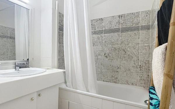 Appartement à vendre    3 pièces • 61,54 m2 Saint-Raphaël