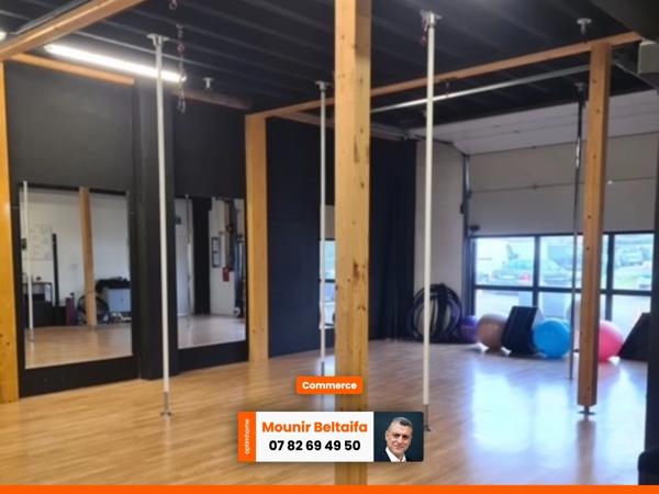 BAILLY-ROMAINVILLIERS (77700) – LOCAL D’ACTIVITÉ DE 260 M² – BUREAUX ET ESPACE POLYVALENT – ACCÈS INDÉPENDANT – 2 PARKINGS