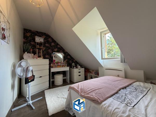 MAISON 4 CHAMBRES - GARAGE - JARDIN 555M2