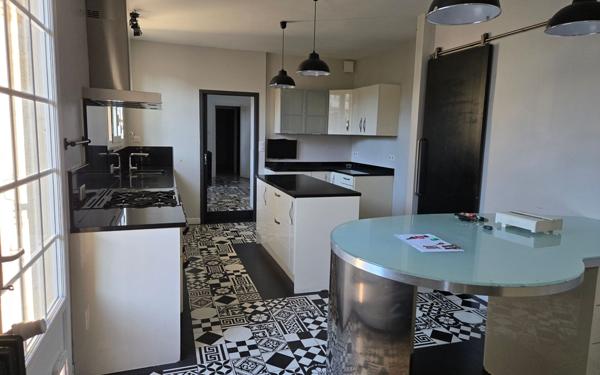 Maison à louer    6 pièces •  Gradignan