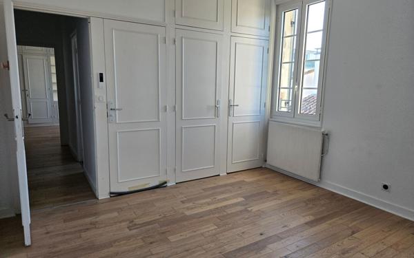 Maison à louer    6 pièces •  Gradignan