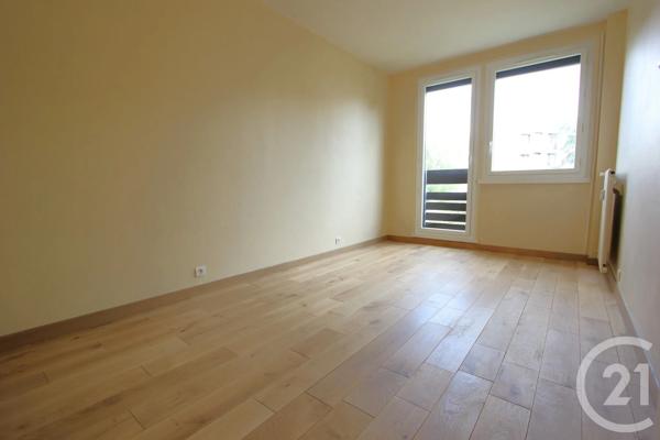 Appartement F4 à vendre  4 pièces - 90 m 2   ST MICHEL SUR ORGE  - 91