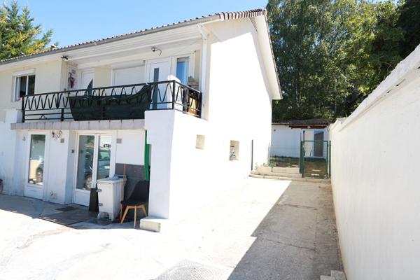 Immeuble de rapport Saint Ouen L Aumone 6 pièce(s) 400 000 € **  - Référence  11304