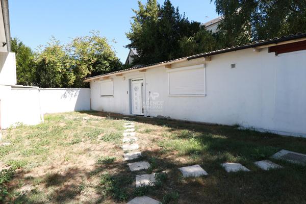 Immeuble de rapport Saint Ouen L Aumone 6 pièce(s) 400 000 € **  - Référence  11304