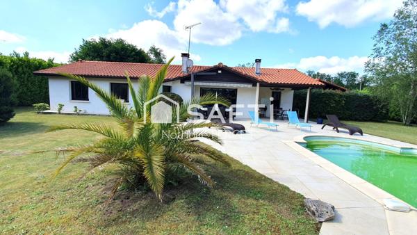 Maison au grand charme, nichée dans un parc de verdure calme, paisible à l'abris des regards