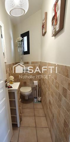 Maison au grand charme, nichée dans un parc de verdure calme, paisible à l'abris des regards