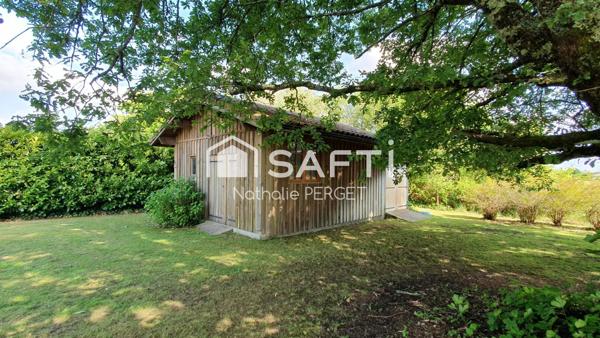 Maison au grand charme, nichée dans un parc de verdure calme, paisible à l'abris des regards