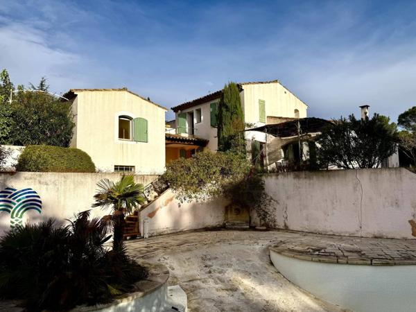 Belle propriété avec 2 maisons indép. --- travaux à prévoir