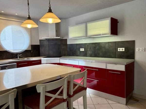 Belle propriété avec 2 maisons indép. --- travaux à prévoir