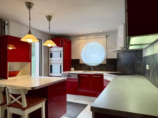 Belle propriété avec 2 maisons indép. --- travaux à prévoir