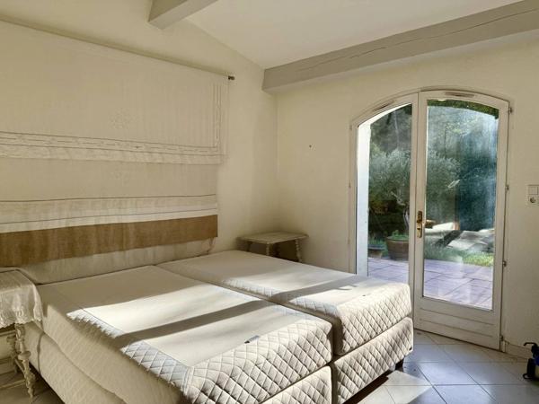 Belle propriété avec 2 maisons indép. --- travaux à prévoir