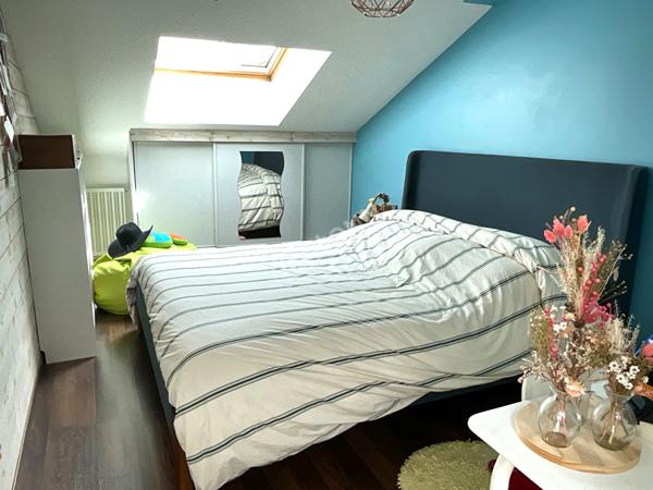 Orvault Grand Val : En vente, maison de 139 m², 4 chambres, baignée de lumière, cuisine A/E, jardin intime, proche tramway.