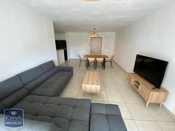 Appartement à louer 3 pièces 73.78m² Saint-Denis (97490)