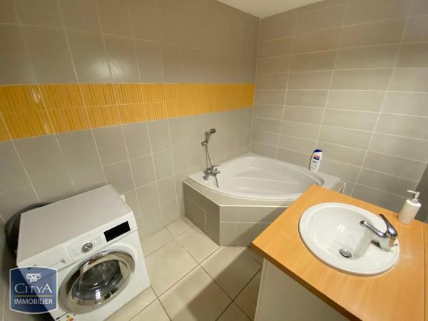 Appartement à louer 3 pièces 73.78m² Saint-Denis (97490)