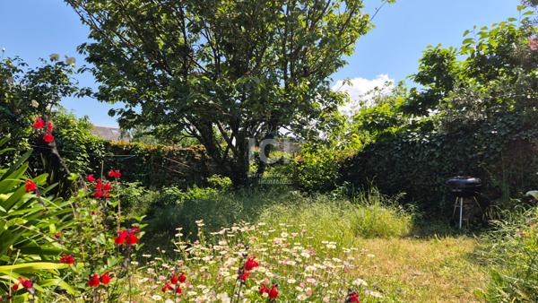 Maison familiale en plein bourg de Saint-Étienne-de-Montluc - Rare sur le secteur
