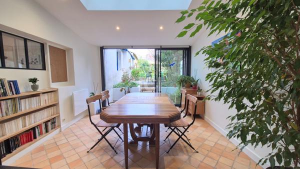 Maison familiale en plein bourg de Saint-Étienne-de-Montluc - Rare sur le secteur