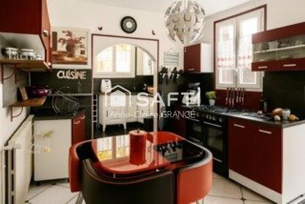 Maison de ville élégante, à proximité de toutes les commodités