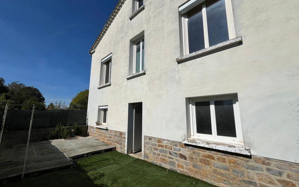 Maison à vendre    6 pièces • 143 m2 Valdurenque