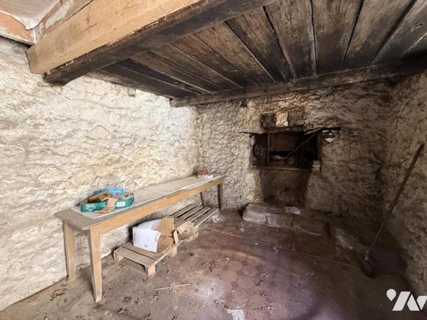 MURS COMMERCIAUX  ET APPARTEMENT