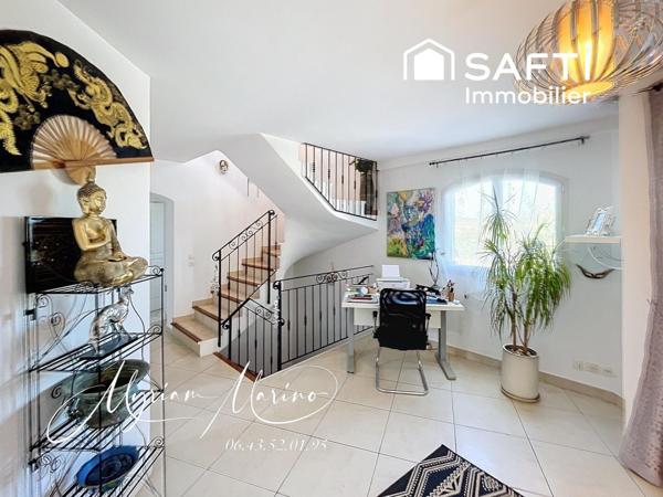 Villa de Prestige à Saint-Aygulf – 220 m², Piscine, aperçu Mer et Appartement F2 Indépendant | Côte d’Azur
