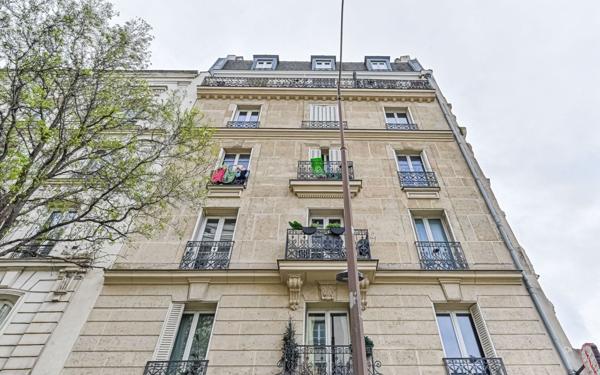 Appartement à vendre    2 pièces • 39,78 m2 Paris 18