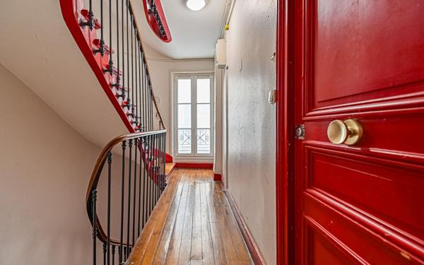 Appartement à vendre    2 pièces • 39,78 m2 Paris 18