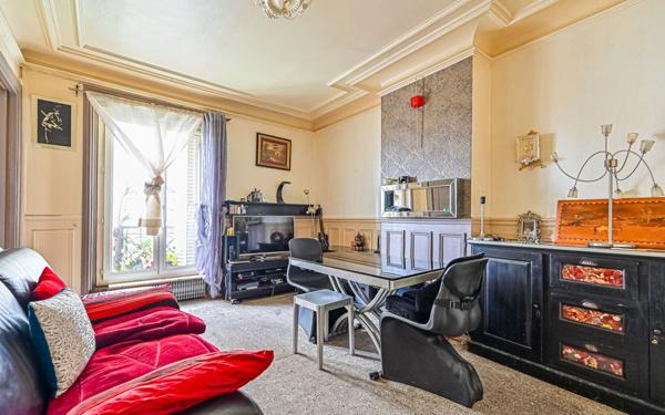 Appartement à vendre    2 pièces • 39,78 m2 Paris 18