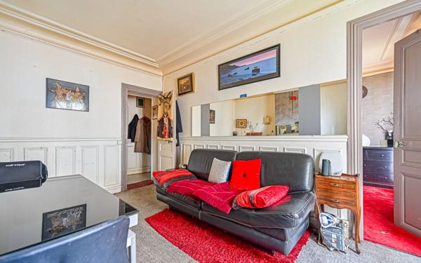 Appartement à vendre    2 pièces • 39,78 m2 Paris 18
