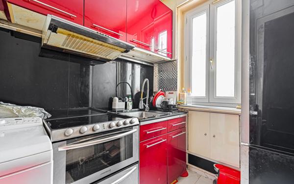 Appartement à vendre    2 pièces • 39,78 m2 Paris 18