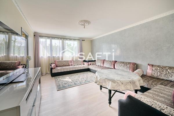 Appartement 4 pièces 3 chambres de 78 m2 avec une place de parking et une cave au sous sol situé à Asnières sur Seine