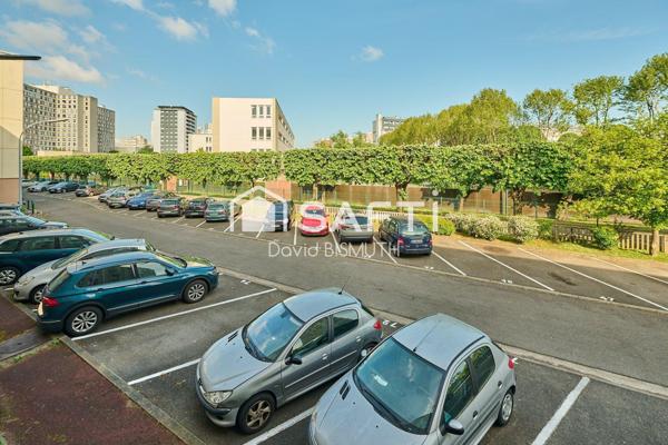 Appartement 4 pièces 3 chambres de 78 m2 avec une place de parking et une cave au sous sol situé à Asnières sur Seine