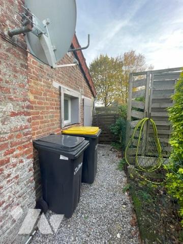 UNE MAISON A USAGE D'HABITATION
