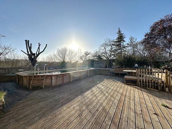 A Vendre : Maison en pierre a Jegun 251 m2 7 pieces 4 chambres