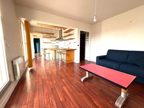 Appartement à vendre à Vannes 2 pièces centre-ville avec un grand balcon au calme proche toutes commodités à pieds