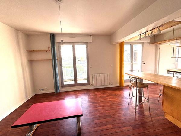 Appartement à vendre à Vannes 2 pièces centre-ville avec un grand balcon au calme proche toutes commodités à pieds