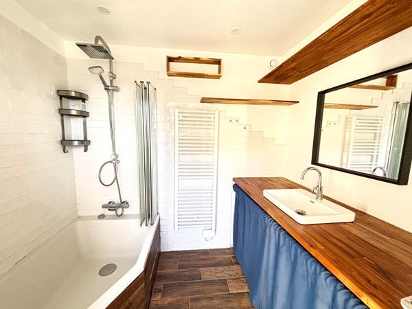 Appartement à vendre à Vannes 2 pièces centre-ville avec un grand balcon au calme proche toutes commodités à pieds