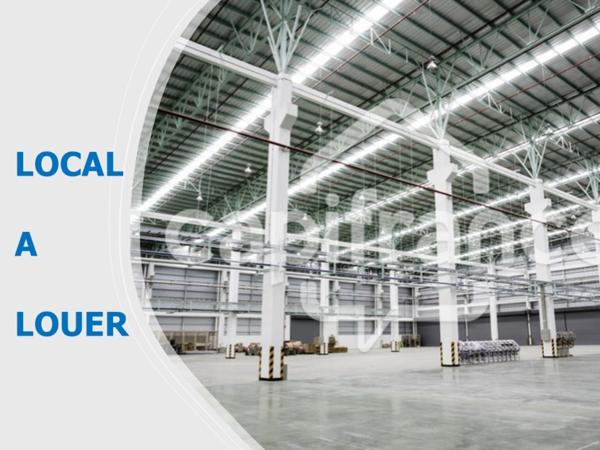 Proche THIERS (63) - Bâtiment industriel 1000 m2 environ à louer